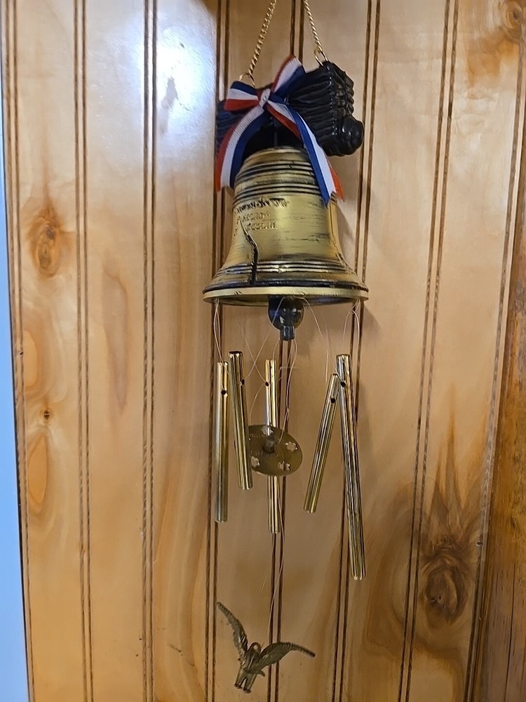 VINTAGE 1976 LIBERTY BELL WING CHIMES