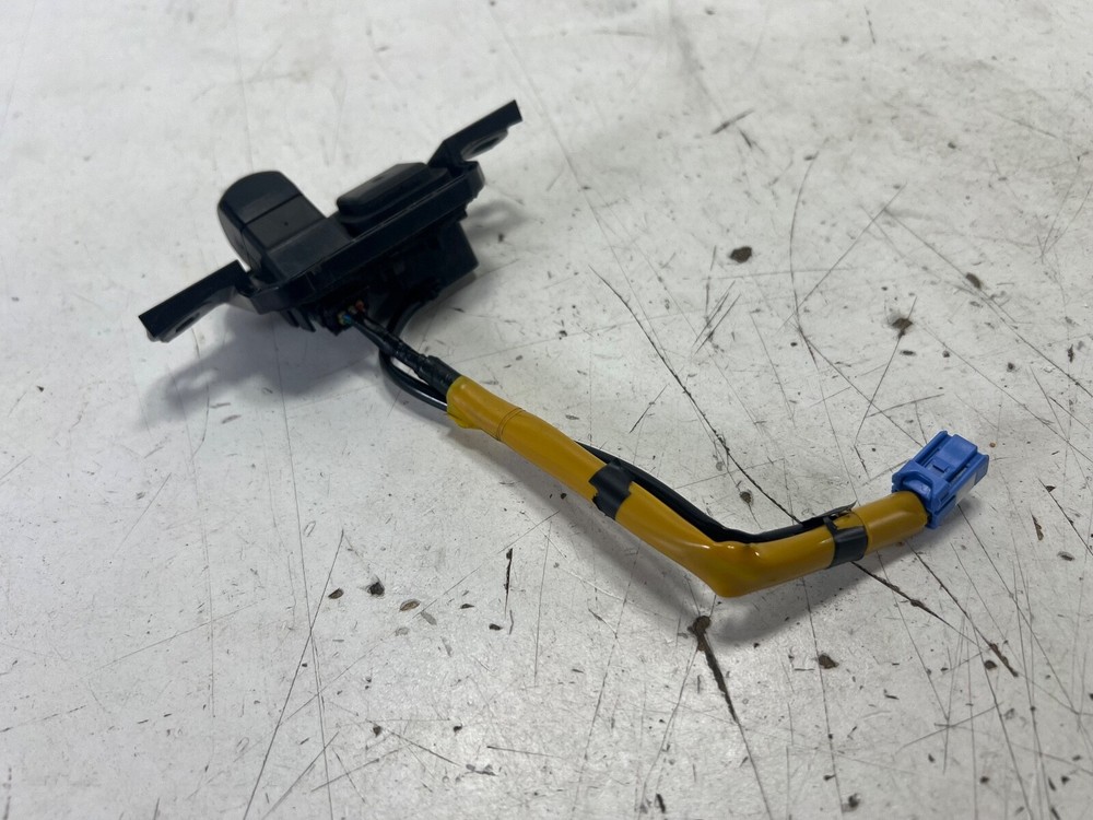 2015 – 2018 LEXUS RC 350 Trunk Rear Back Up Camera