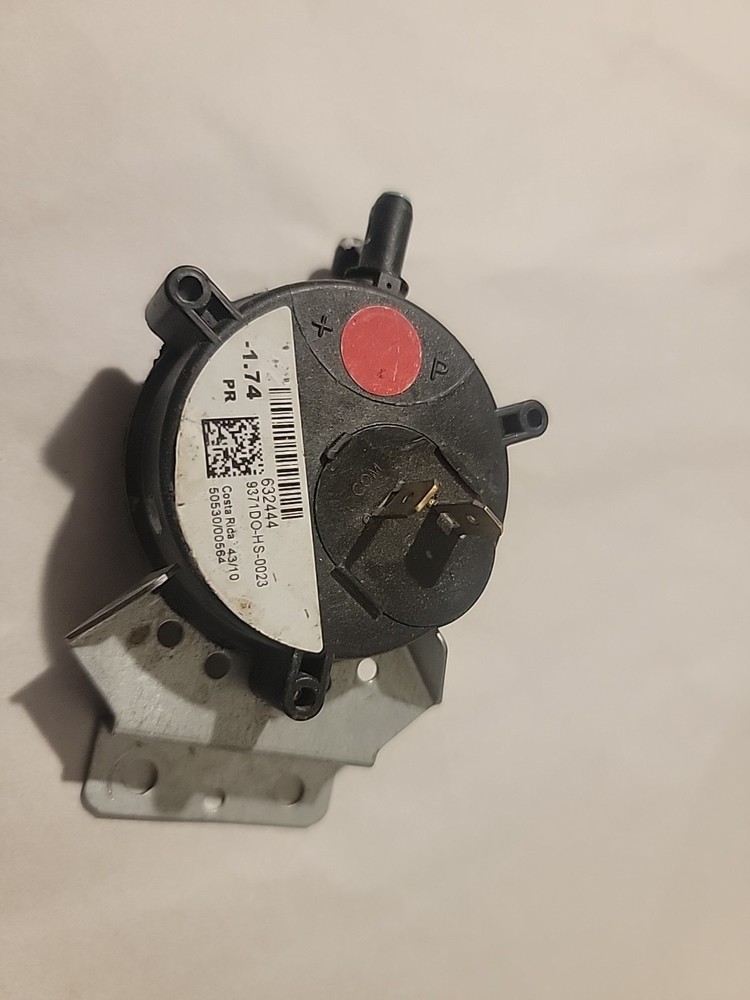 27W17 (101256-01) LENNOX PRESSURE SWITCH
