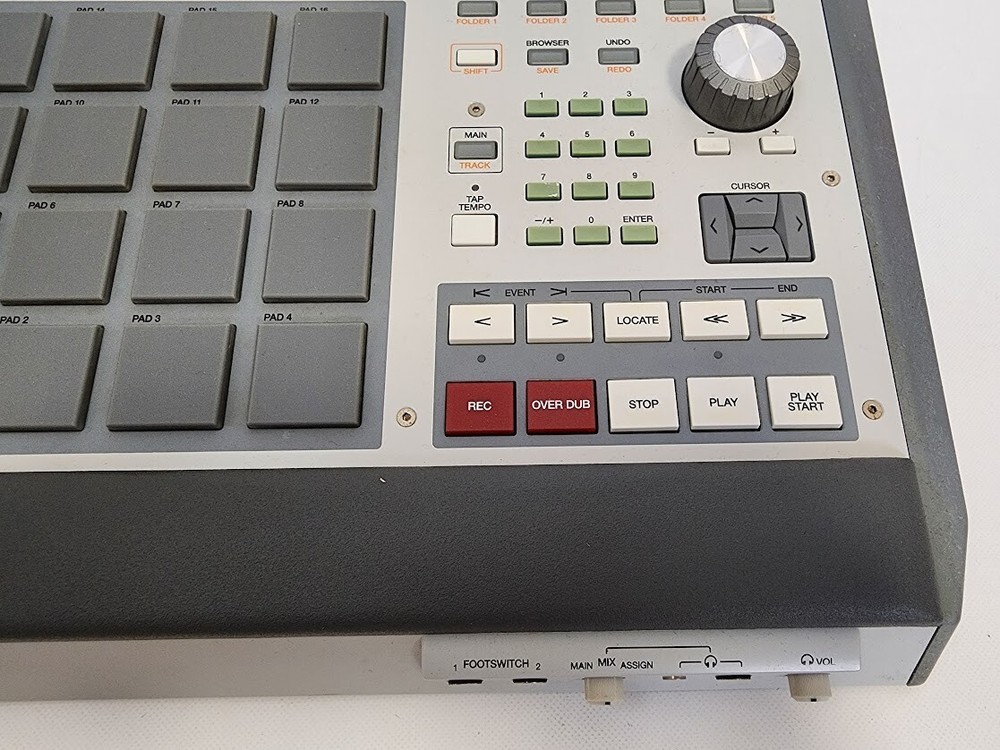 AKAI MPC Renaissance Sequencer Sampler MIDI