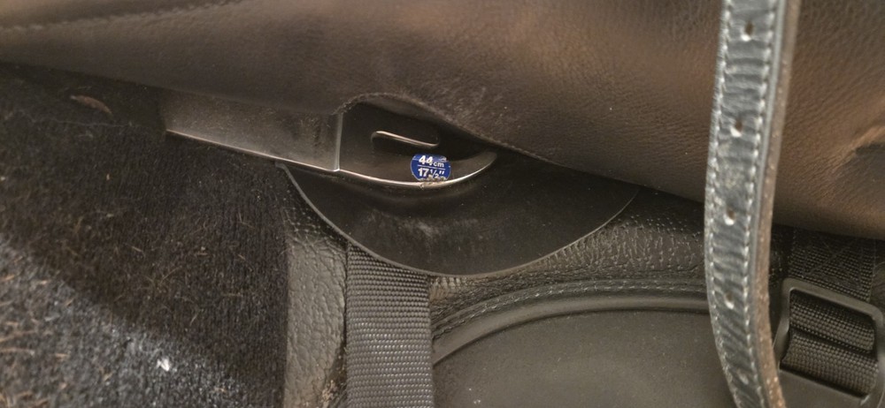 Bates Isobel Dressage Saddle Size 17.5