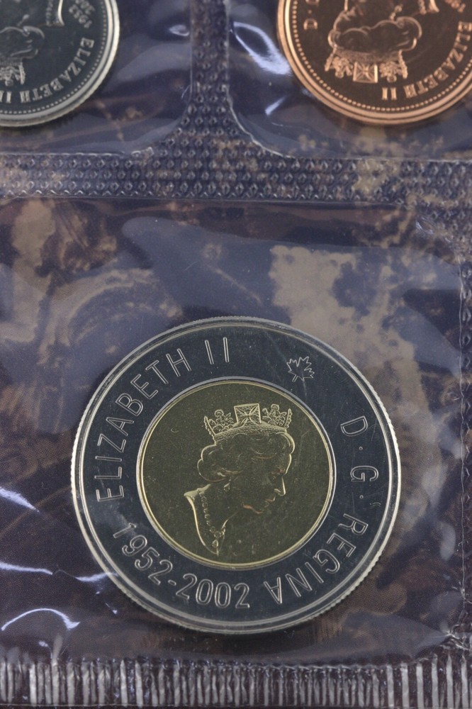 2002 Canda Uncirculated set Queen's Diamond Jubilee set with double dates