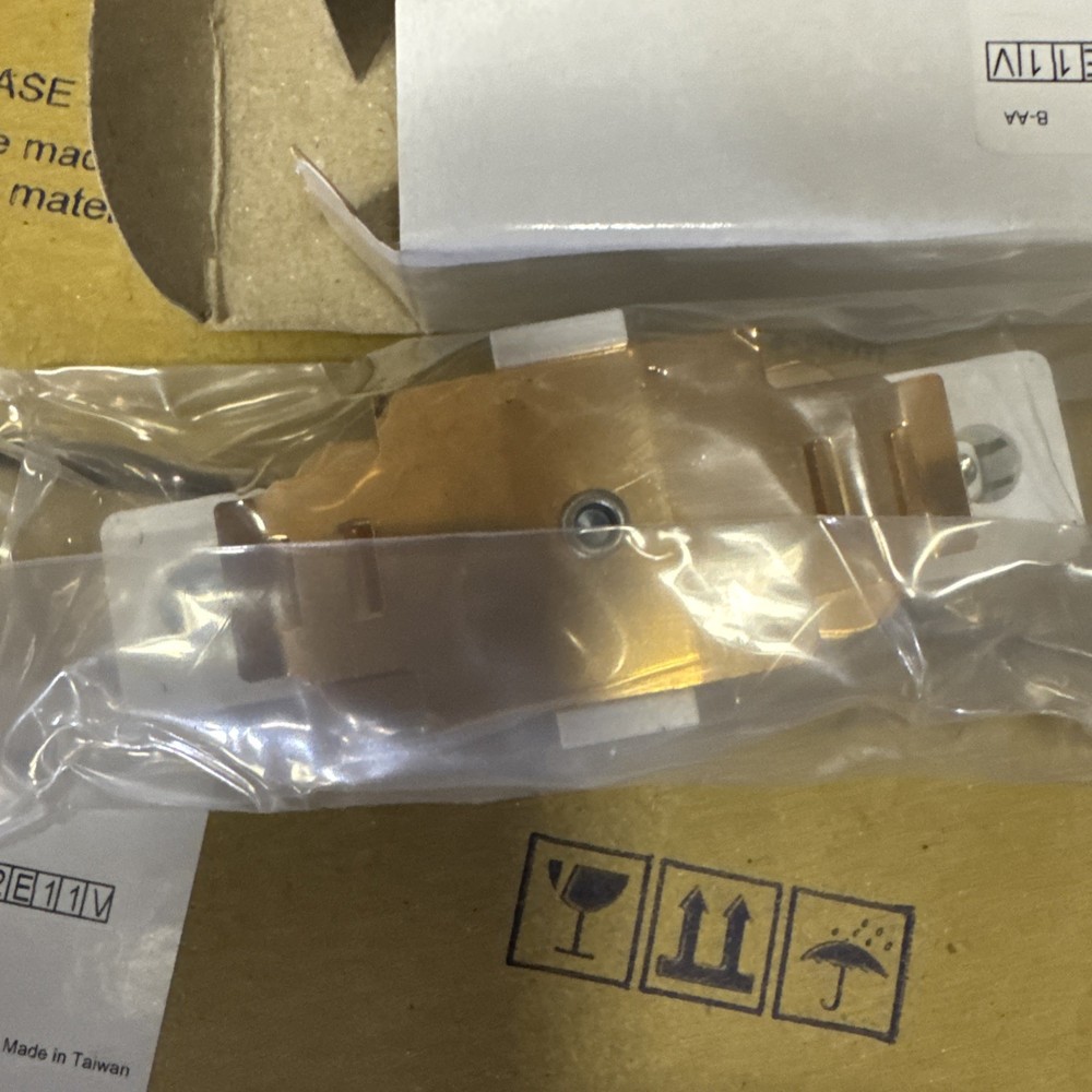 ConTech LA-202-P Mini Connector White Track Lighting Two Circuit