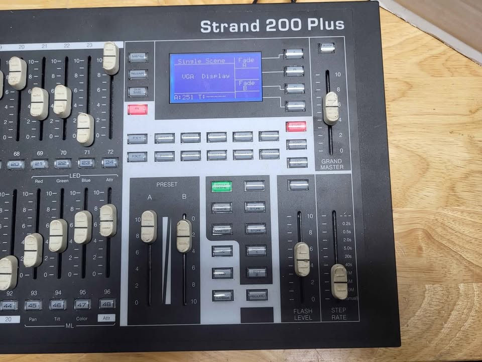 Philips Strand 200 Plus 24/48 Portable Console / 64340