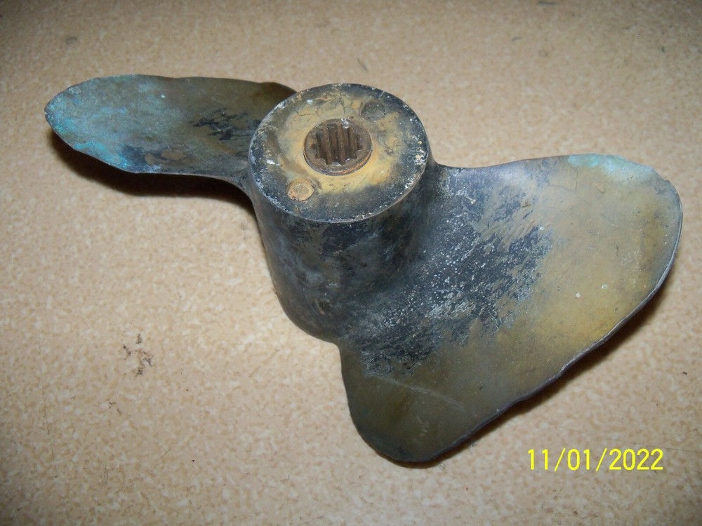 Old Bronze Mercury Quicksilver 48-23586A2-11 Propeller