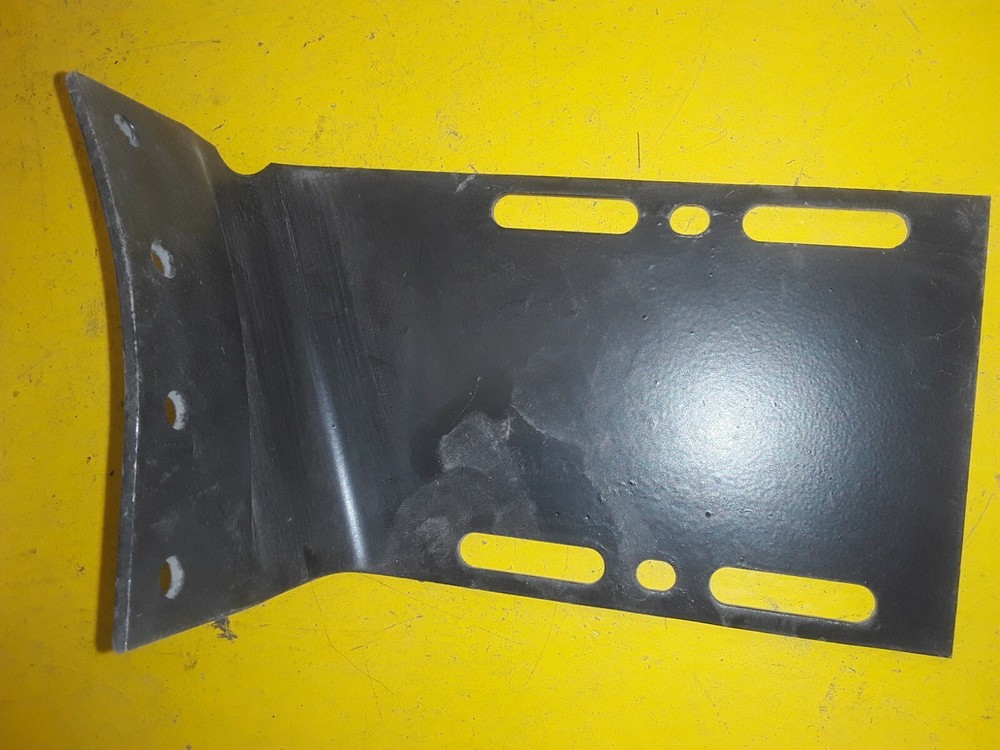 FREIGHTLINER UPPER HOOD BRACKET 17-10407-000