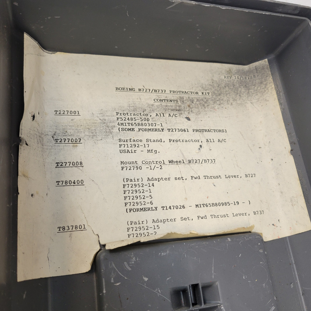 THE BOEING CO. PROTRACTOR KIT F72952-21 *MISSING PIECES, BROKEN BOX*