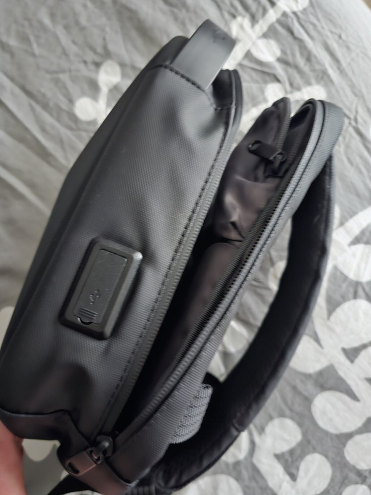 Oculus Quest 2 Carrying Case