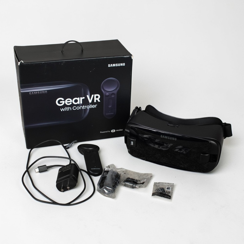 Samsung Gear VR SM-R324 With Controller VR Powered By Oculus
