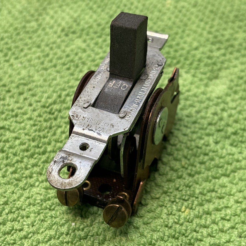 FLOOR MACHINE ARROW ON/OFF SWITCH, OBSOLETE TESTED WORKING