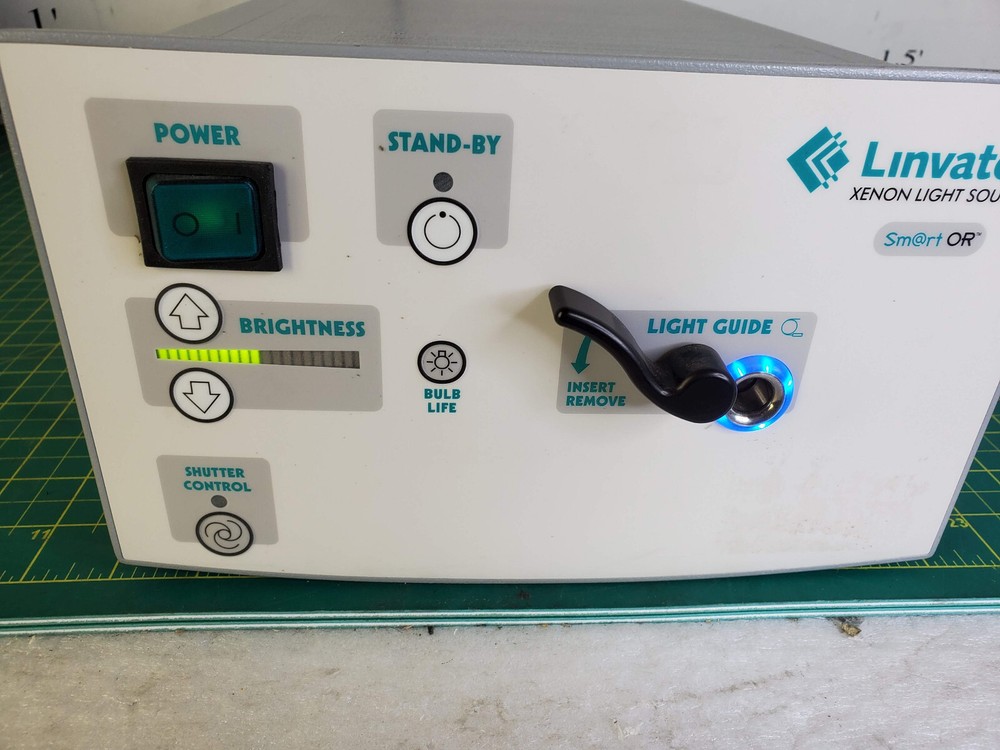 ConMed Linvatec Smart OR Xenon Light Source LS7500