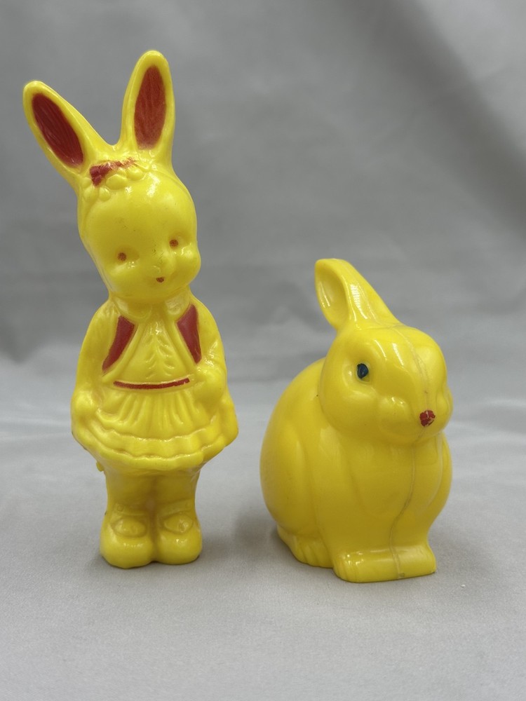 c 1950 IRWIN Knickerbocker EASTER BUNNY Rabbit RATTLE Toy Hard Plastic