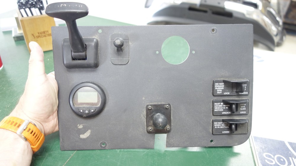 Freightliner Cascadia Dash Switch Panel