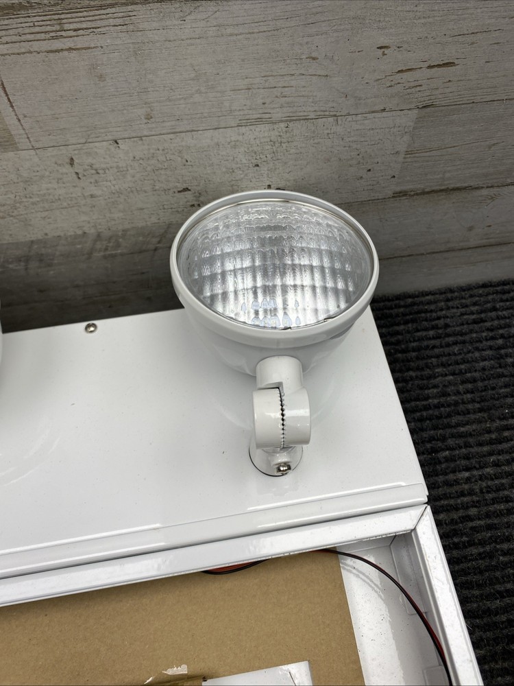 HUBBELL CLSCSRW-RC-3 DUAL LITE EMERGENCY AND EXIT LIGHTING