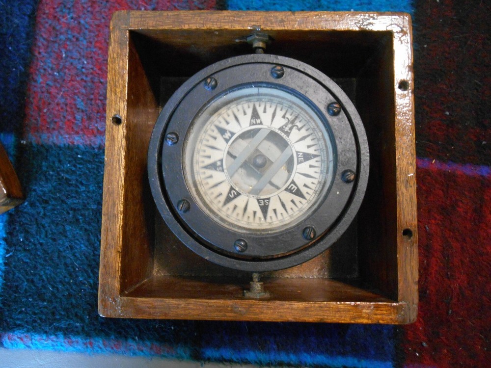 Nautical ship Compass maritime in wood box Dirigo E M Sherman
