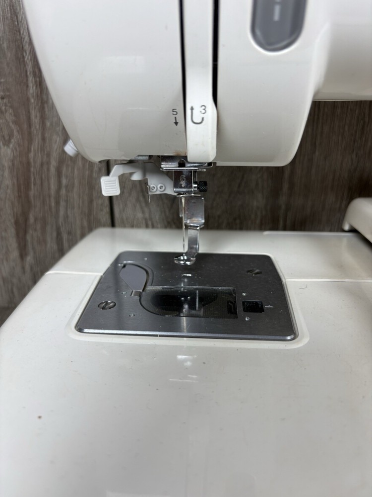 Brother PE-150 Computerized Embroidery Machine TESTED - With Pedal!