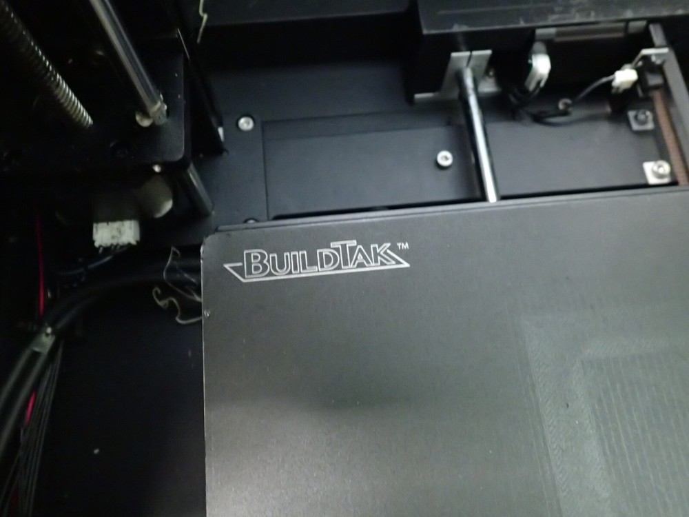 RAISE3D E2 3D PRINTER FOR PARTS/NOT WORKING