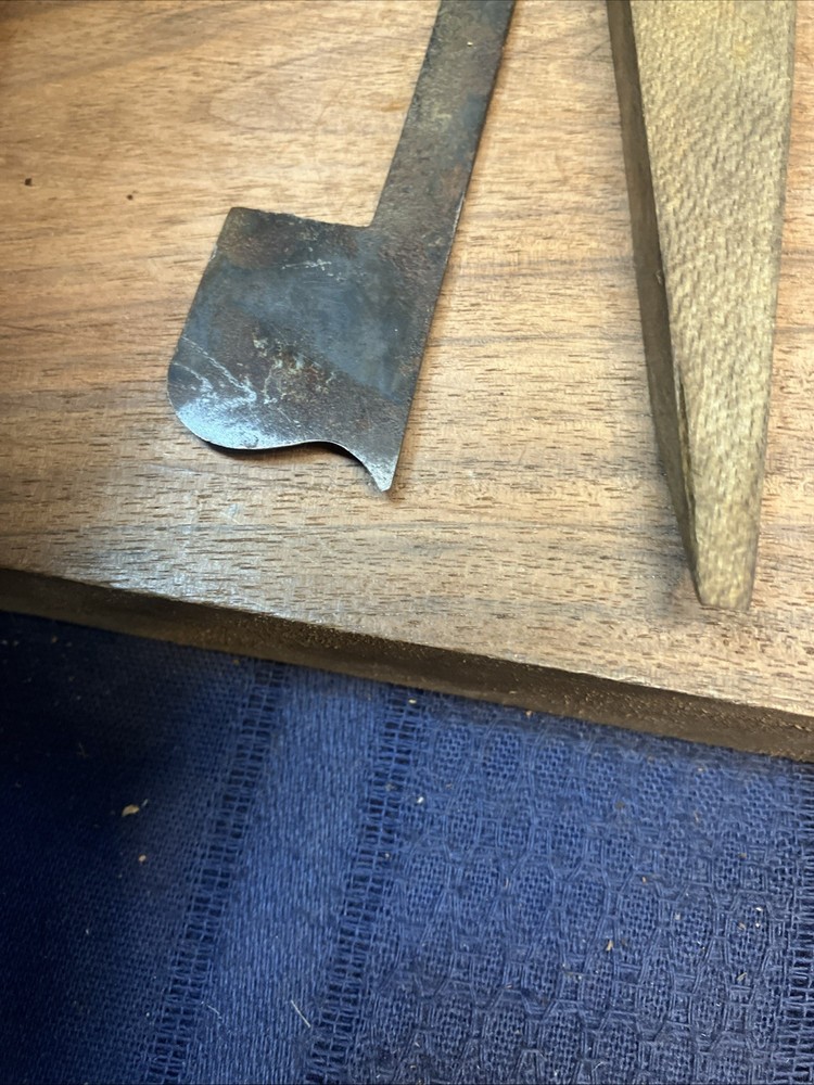 Unmarked Molding Plane With 1 Inch Iron