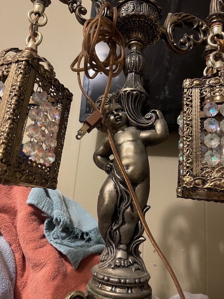 L&l Wmc Cherub Lamp