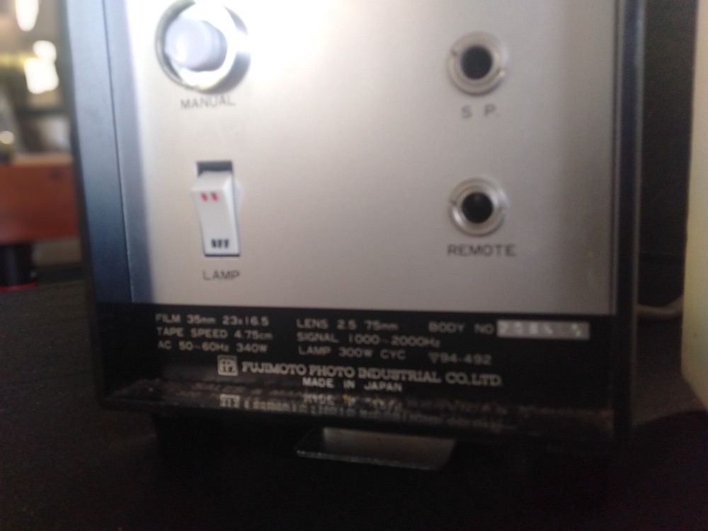 Lucky Cassette Projector Model 230 - Vintage projector