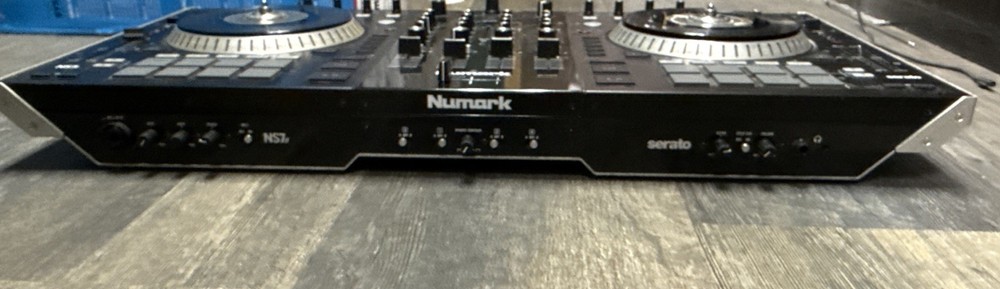 Numark NS7II Digital DJ Controller