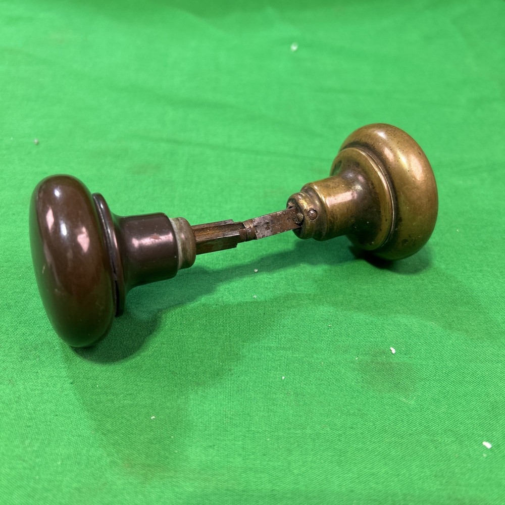 ANTIQUE BRASS DOOR KNOBS & Swivel SPINDLE 2” Knobs