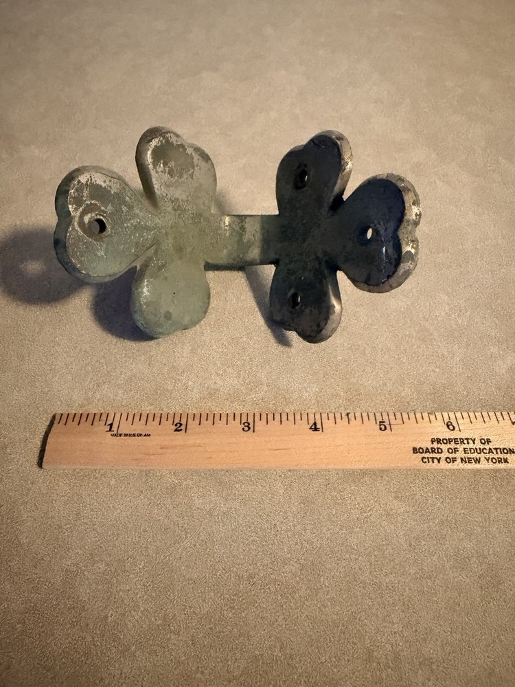 Brass 3 Leaf Clover Bracket