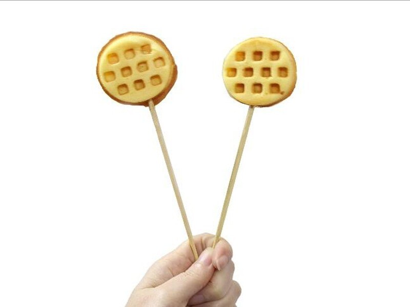 110V Electric 16Pcs Nonstick Mini Round Waffle Maker Baker Kitchen Machine