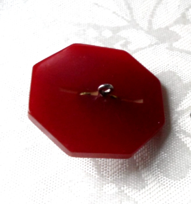 Beautiful Vintage Maroon Bakelite Plastic Button