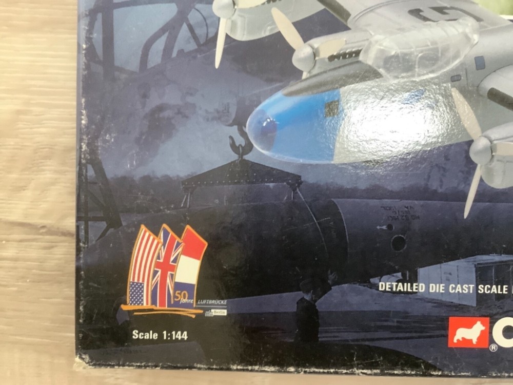 Corgi AA47403 1:144 AVRO Lancastrian flight refuelling - 1st Issue