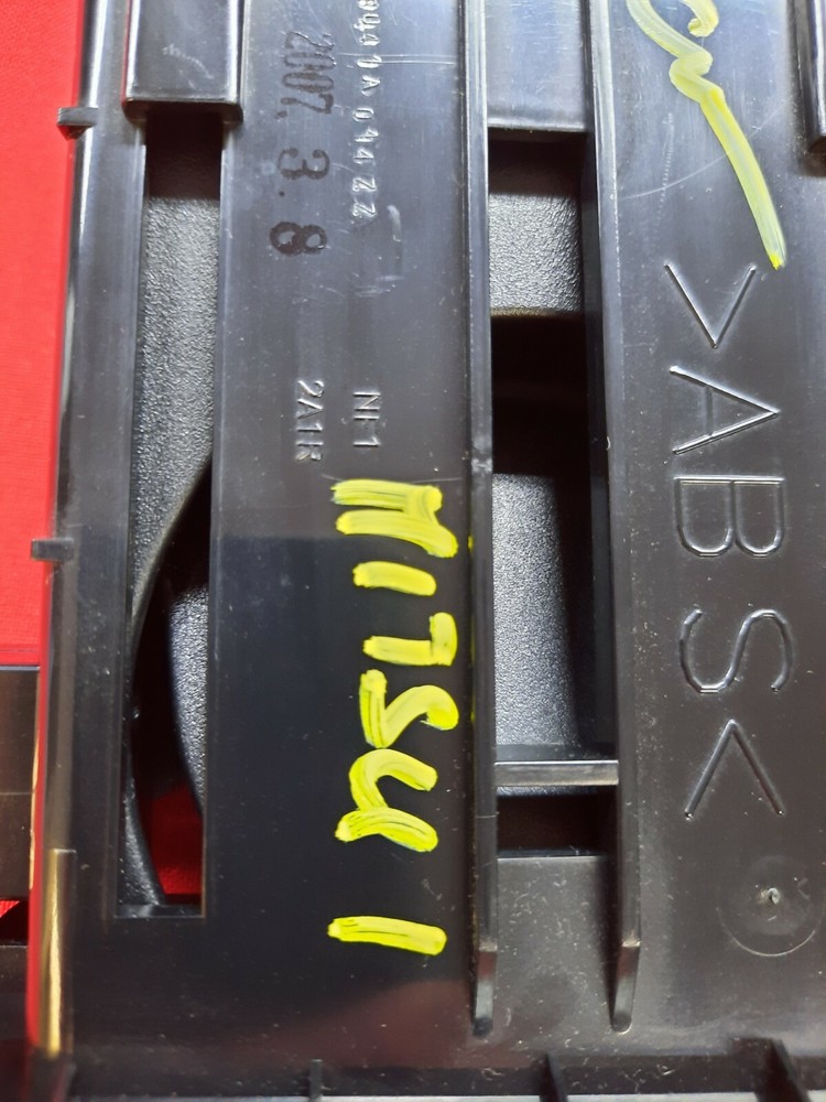 MITSUBISHI I DASH CUP HOLDER PASSENGER SIDE 2008