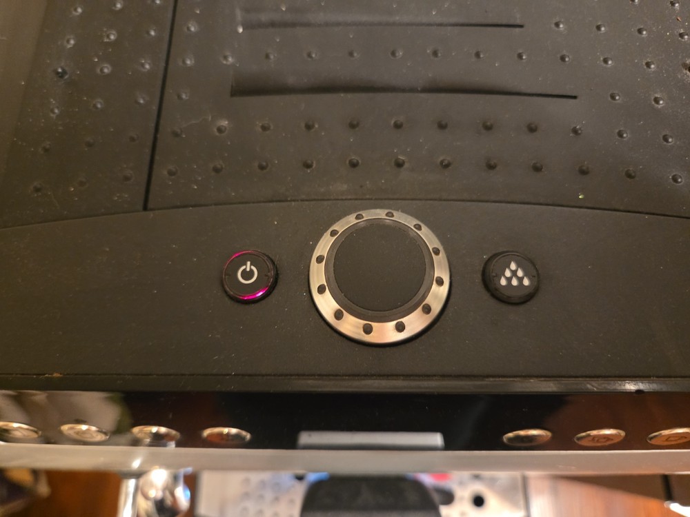 Jura Impressa Z5 Super Automatic Espresso Machine – Powers On – Missing Frother