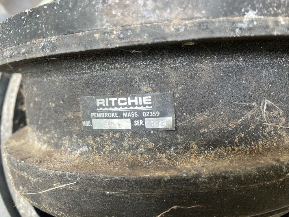 Ritchie Compass model SP-6 serial 875, has a light. Don’t know if it works.