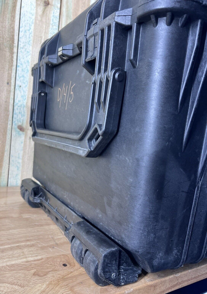 Pelican 1660 Protector Case Black Rolling Waterproof Good Condition AB Free Ship