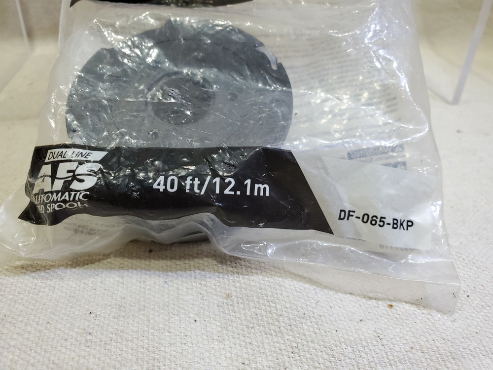Black Decker DF 065 BKP Automatic Feed Spool 40 ft Plastic Pkg 1 .065 Line