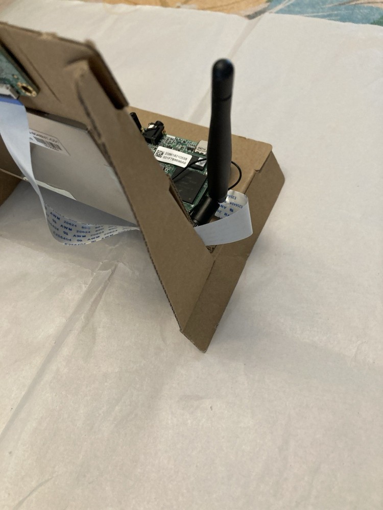Google Android Things Developer Kit, Cardboard computer, 5" LCD touch-screen