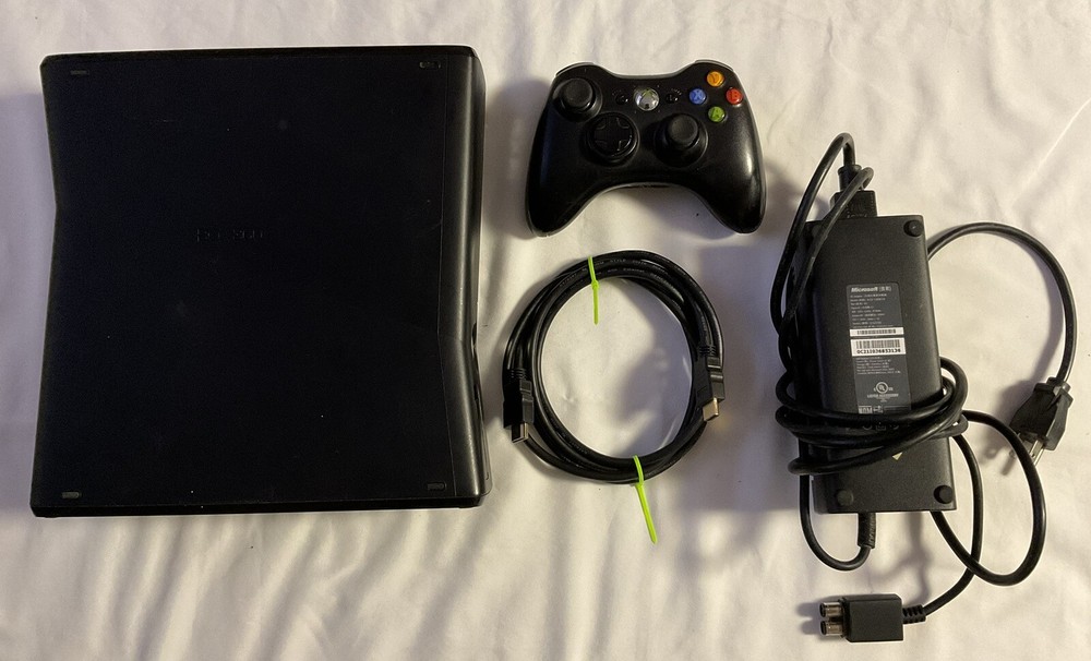 Microsoft XBOX 360 Console Controller NOT TESTED
