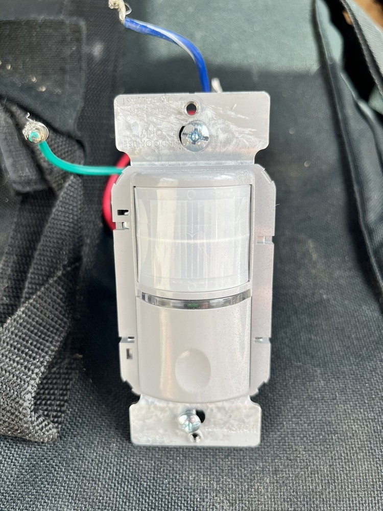 Legrand Light Switch PIR Occupancy Sensor WS-250 120/277volt GRAY