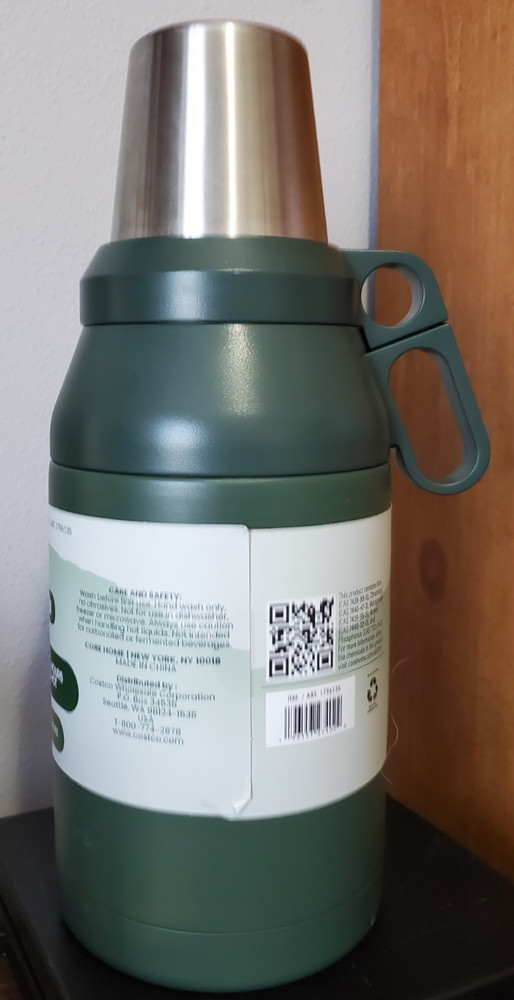 Manna 64 oz Jug with 4 Stackable Cups Green