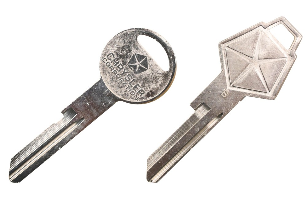 Chrysler 320433, 320514 Blank Key Kit NOS