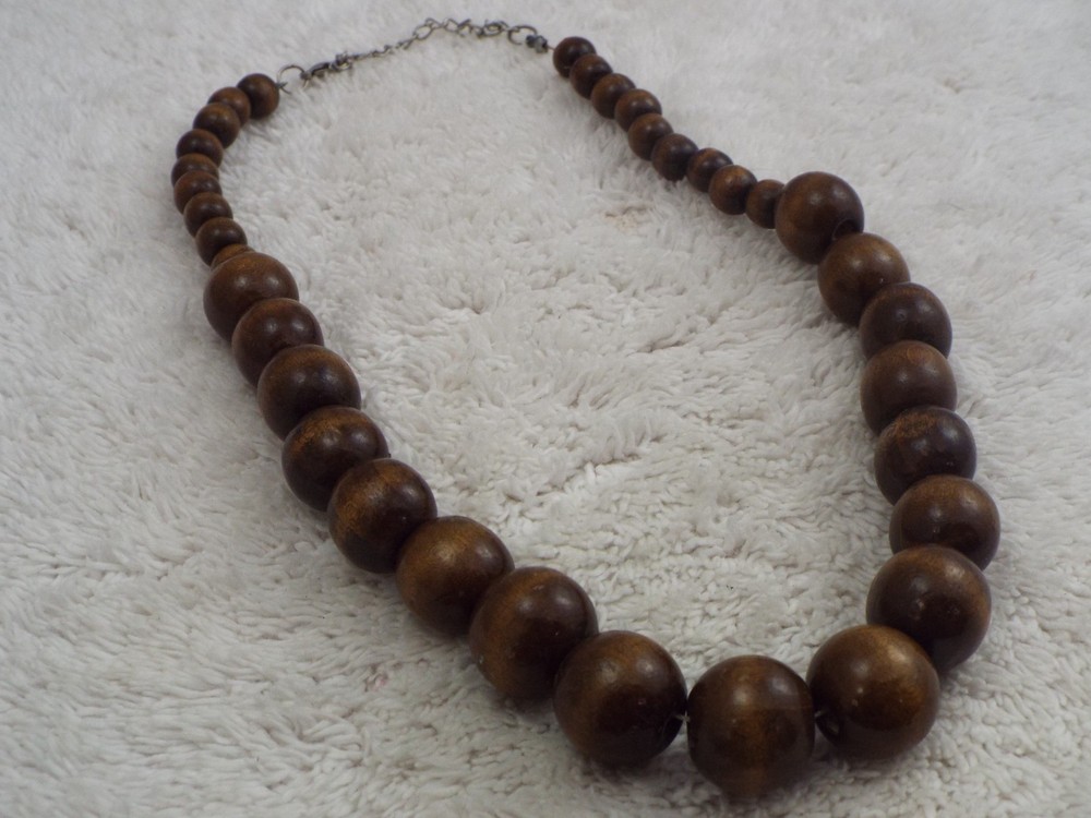 Brown Bead Necklace (J48)
