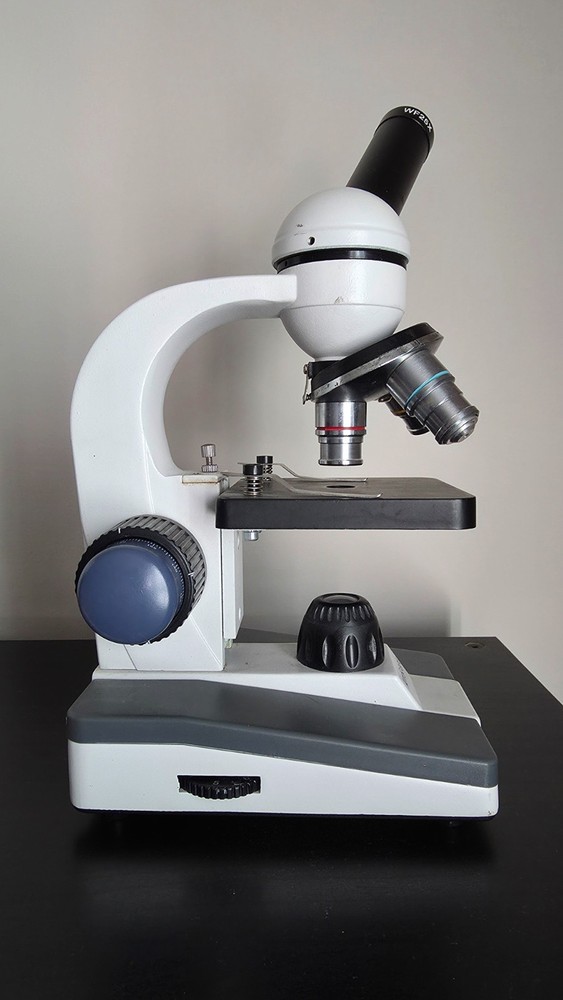 AmScope  Portable Student Compound Microscope