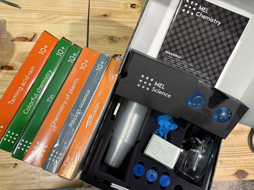 MEL science chemistry kits w/ EXTRAS