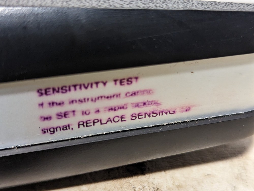 TIF Instruments halogen leak detector with leather case