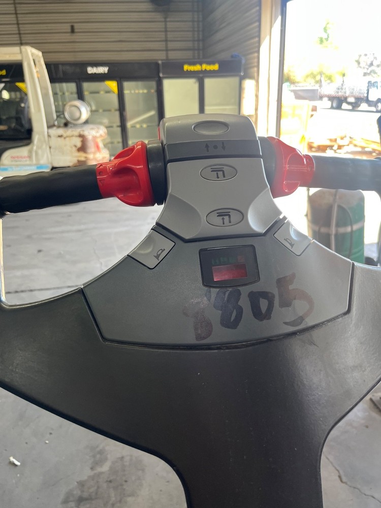 Electric Pallet Jack Raymond 8410