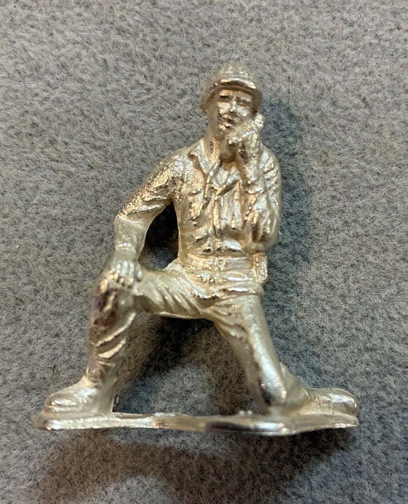 1.2+ oz Silver Army Man (Radioman)