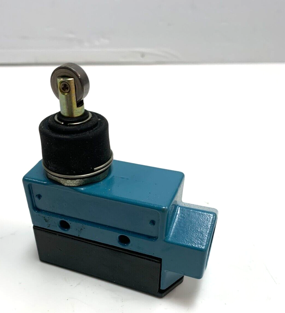 NEW Honeywell BZE6-2RN80 Micro Switch