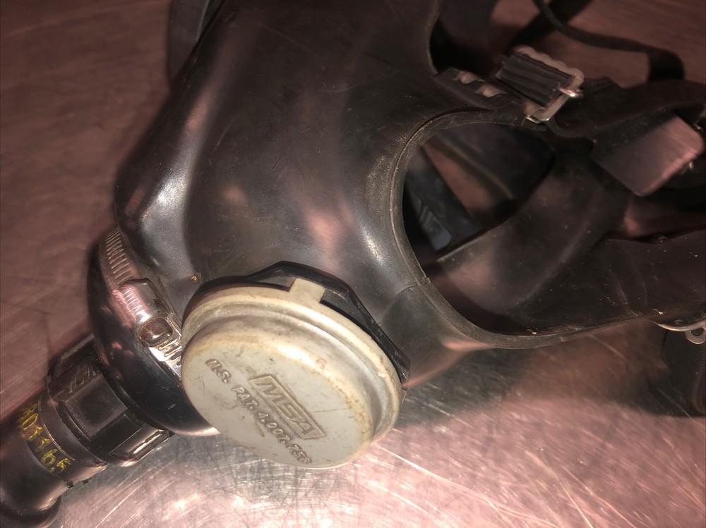 MSA BM-13D-17 MASK MEDIUM With Hose and adapter. Our #9