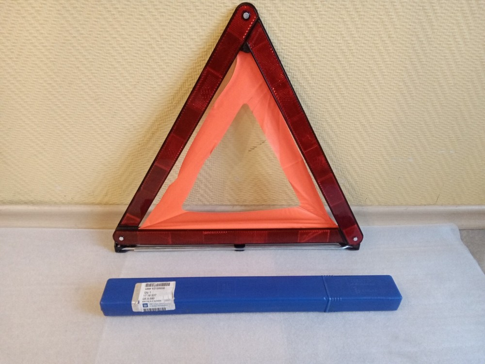 Opel Insignia A warning triangle 93199658