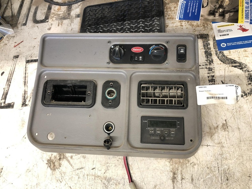 Peterbilt 386 Sleeper Control - Used